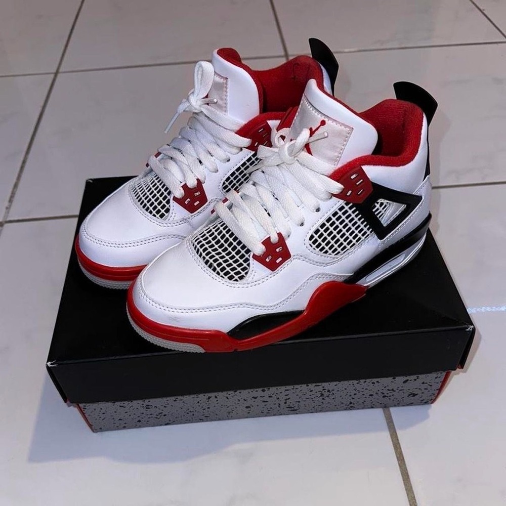 Air Jordan 4 Fire Red